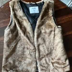 Girls fake fur vest